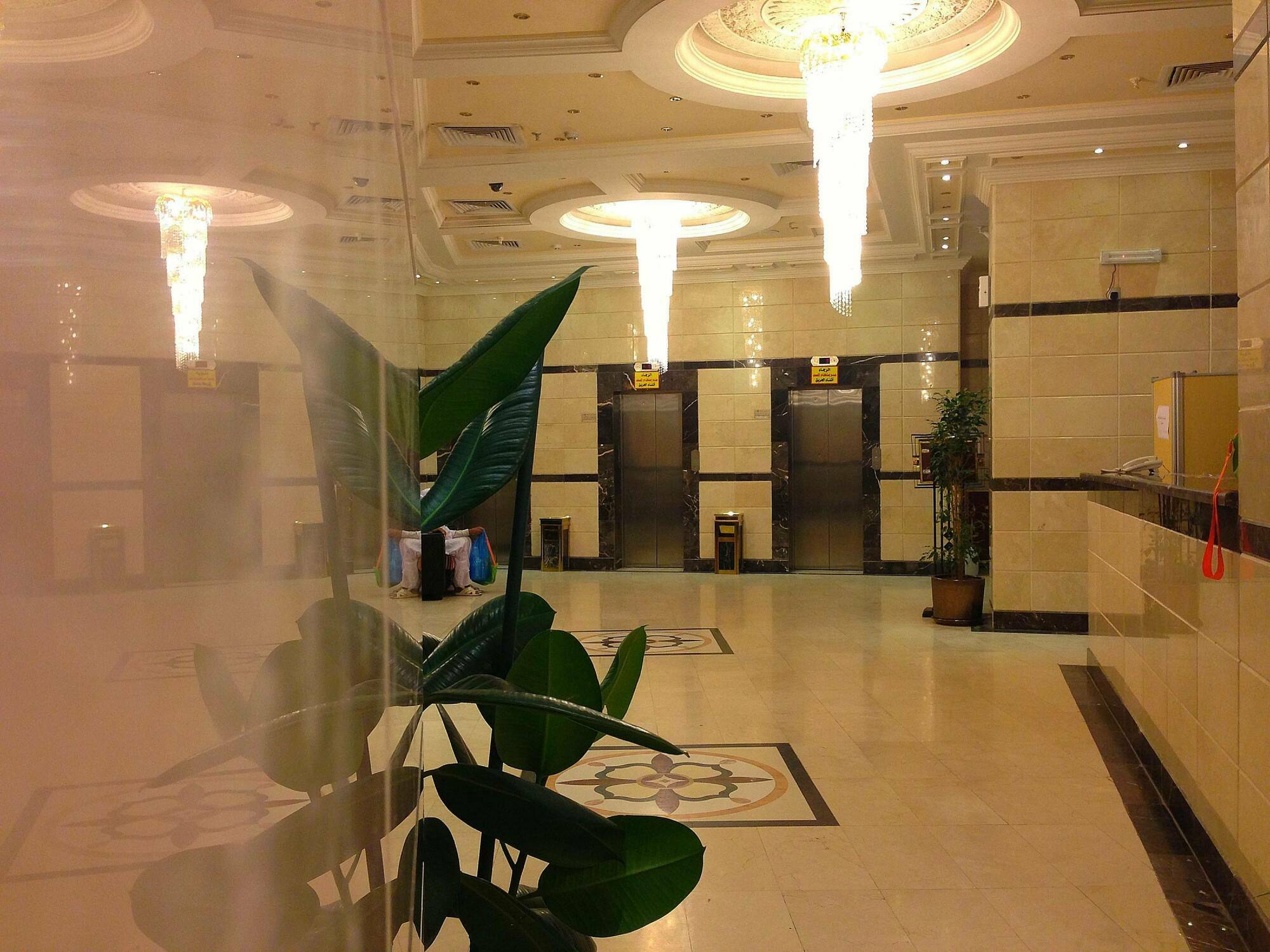 Qasr Al Azizia Hotel Mecca Bagian luar foto